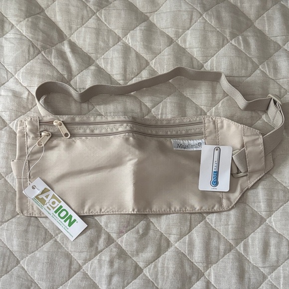 Magellan Outdoors Accessories - New -Magellan's Beige Travel Money Belt
